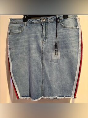 Traffic Jeans Denim Skirt 16W Plus Side Stripe Raw Hem Knee Length Stretch NWT